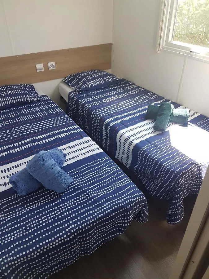 Campsite Frejus Tout Confort, Climatisation,Plus Ventilation Toutes Les Chambres, Linge De Lit Et De Toilette , Coffre Fort, Lave Vaisselle Machine A Laver Grande Terrasse Couverte Velos Et Wifi Possible