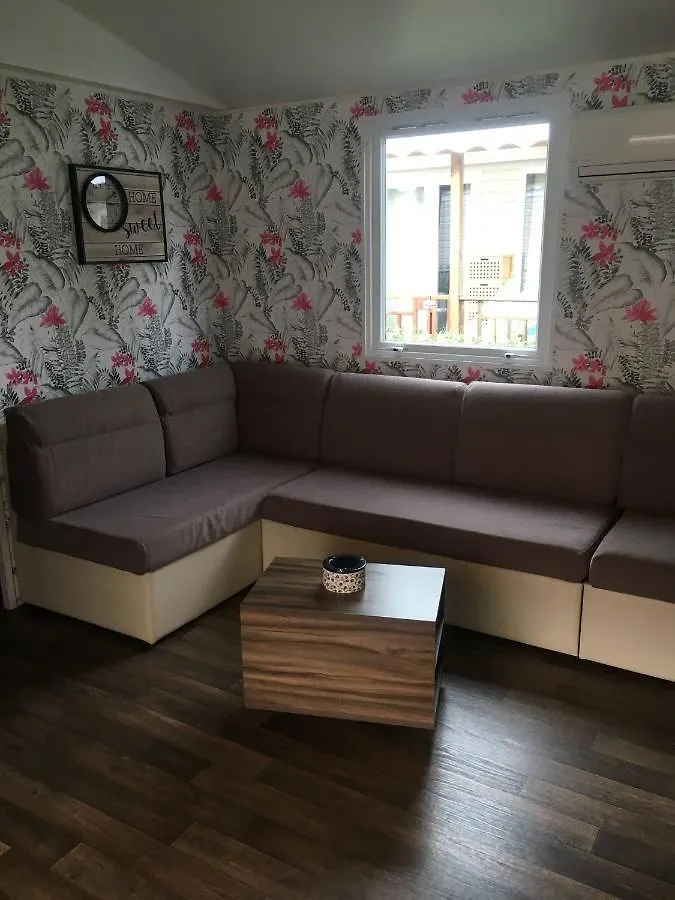 Frejus Tout Confort, Climatisation,Plus Ventilation Toutes Les Chambres, Linge De Lit Et De Toilette , Coffre Fort, Lave Vaisselle Machine A Laver Grande Terrasse Couverte Velos Et Wifi Possible France