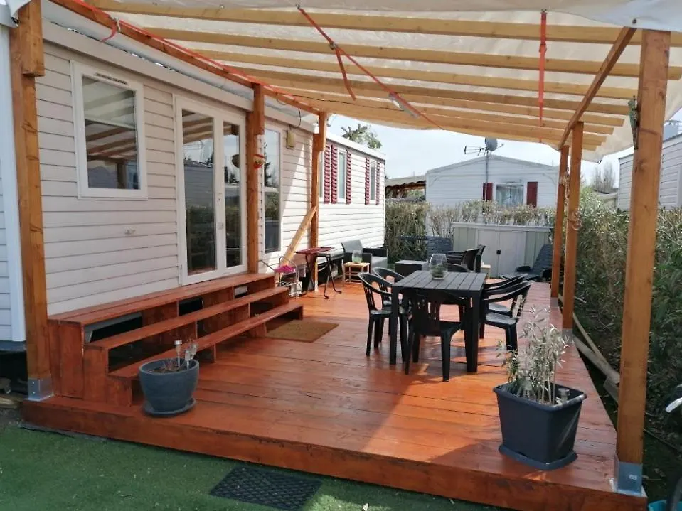 Frejus Tout Confort, Climatisation,Plus Ventilation Toutes Les Chambres, Linge De Lit Et De Toilette , Coffre Fort, Lave Vaisselle Machine A Laver Grande Terrasse Couverte Velos Et Wifi Possible France
