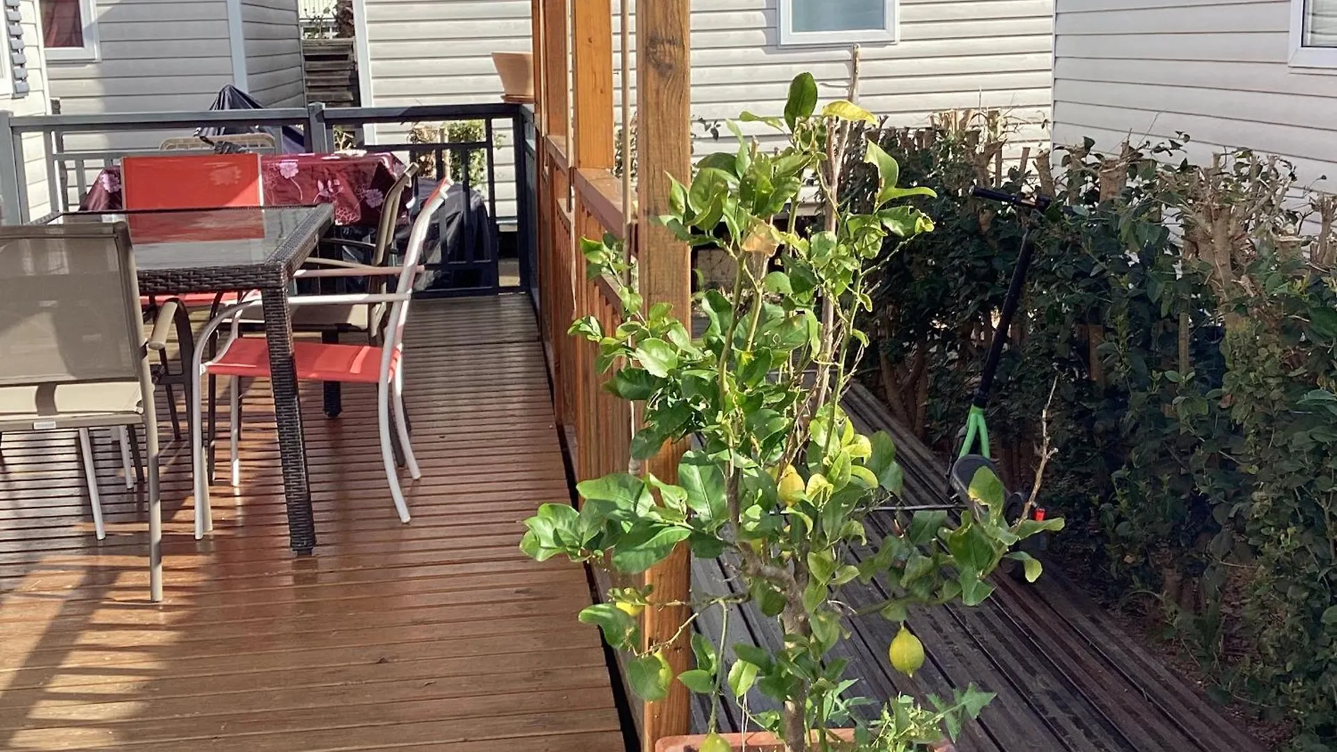 Kemp Frejus Tout Confort, Climatisation,Plus Ventilation Toutes Les Chambres, Linge De Lit Et De Toilette , Coffre Fort, Lave Vaisselle Machine A Laver Grande Terrasse Couverte Velos Et Wifi Possible