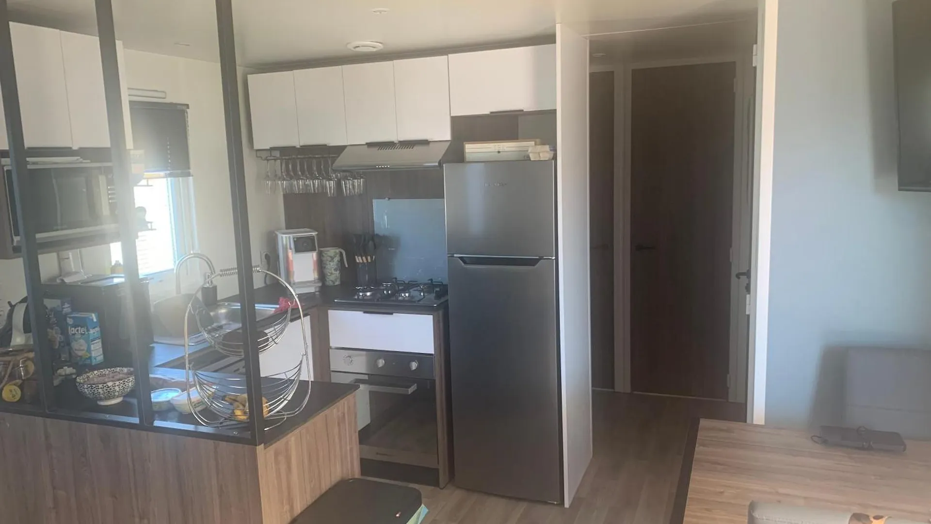 Campsite Frejus Tout Confort, Climatisation,Plus Ventilation Toutes Les Chambres, Linge De Lit Et De Toilette , Coffre Fort, Lave Vaisselle Machine A Laver Grande Terrasse Couverte Velos Et Wifi Possible