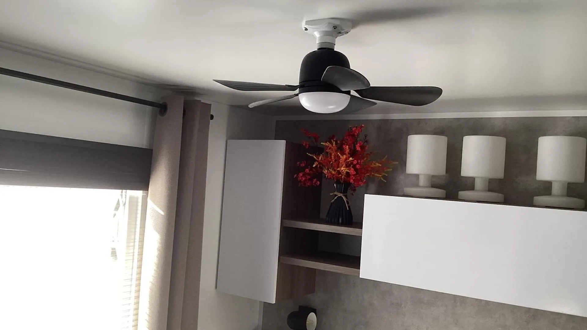 Frejus Tout Confort, Climatisation,Plus Ventilation Toutes Les Chambres, Linge De Lit Et De Toilette , Coffre Fort, Lave Vaisselle Machine A Laver Grande Terrasse Couverte Velos Et Wifi Possible France