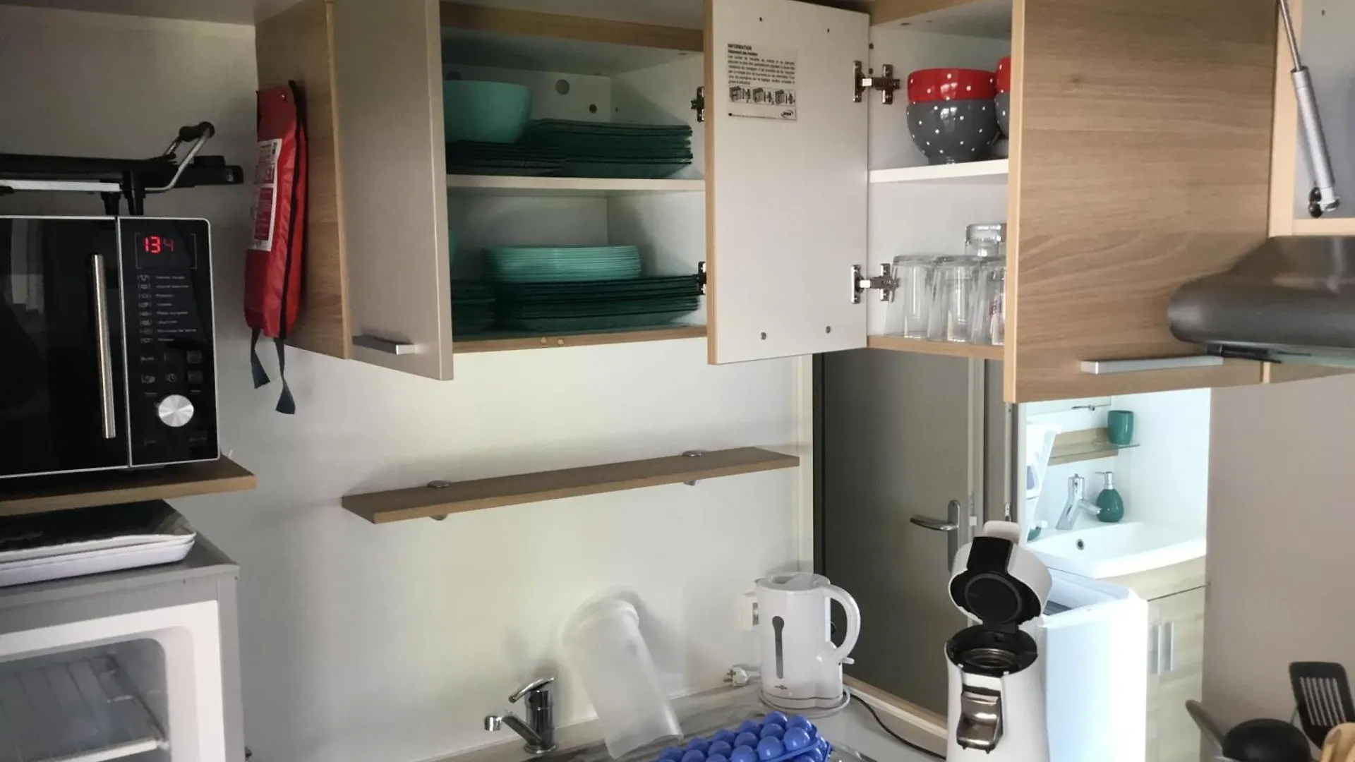 Frejus Tout Confort, Climatisation,Plus Ventilation Toutes Les Chambres, Linge De Lit Et De Toilette , Coffre Fort, Lave Vaisselle Machine A Laver Grande Terrasse Couverte Velos Et Wifi Possible 0*,  Frankreich